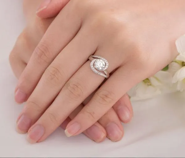1.25 Carat Round Cut Twist Ring