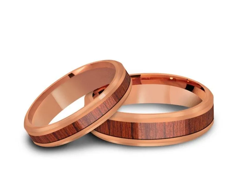 4MM/6MM HAWAIIAN KOA WOOD Tungsten Wedding Band Set BEVELED EDGES AND ROSE GOLD INTERIOR