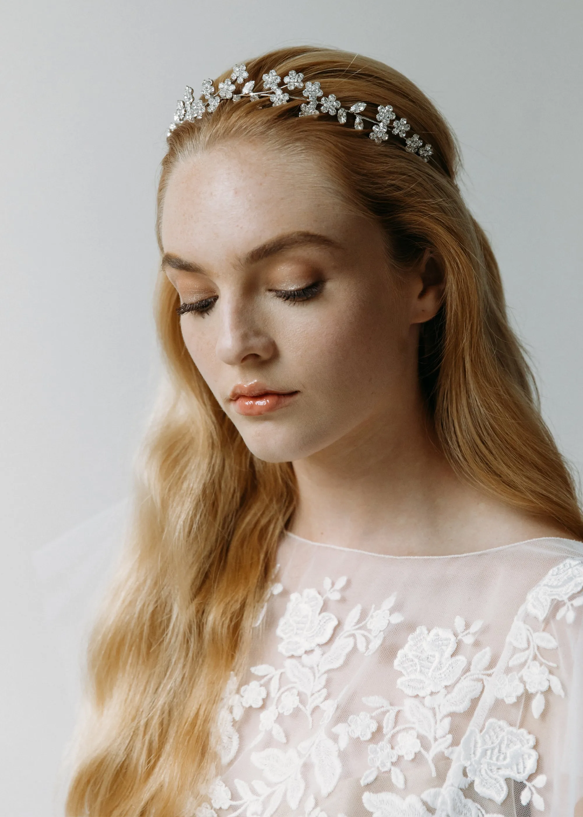 Adelie Circlet -- Crystal