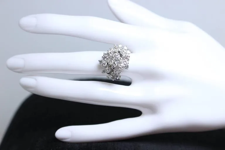 DIAMOND Cascade Cluster 18 Karat White Gold Ring Size 7