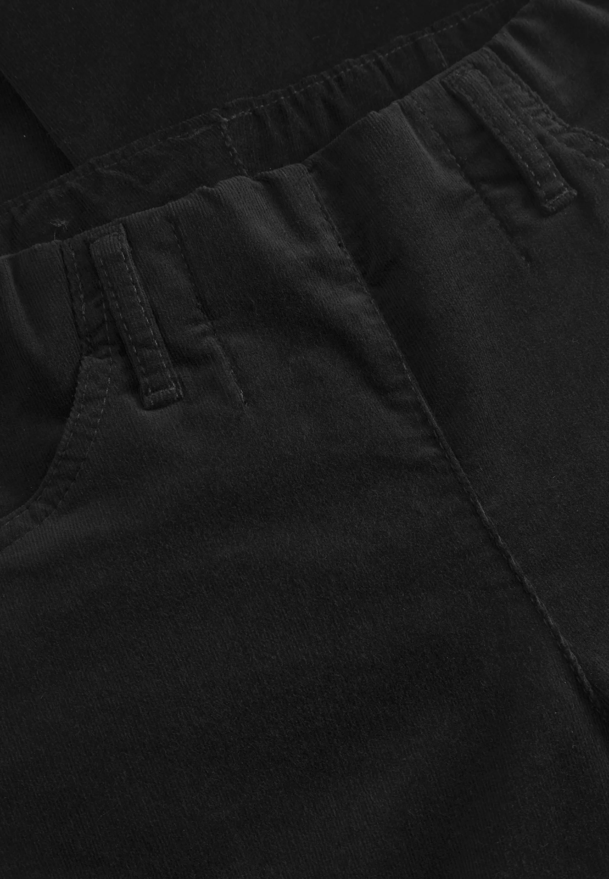 Kelly Regular Corduroy - Short Length - Black